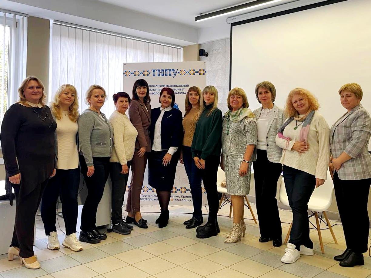 Викладачі кафедри української мови та славістики ТНПУ та гості з кафедри полоністики і перекладу ВНУ